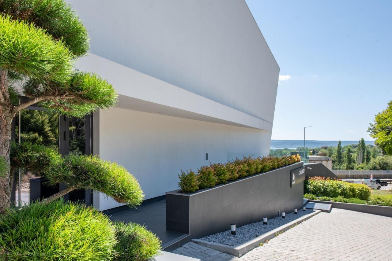 Lotus Luxury Rooms Varna Exteriör bild
