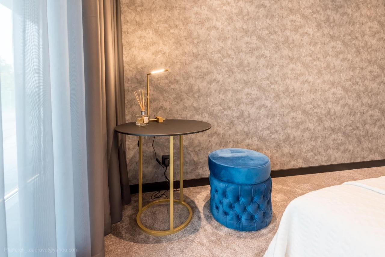 Lotus Luxury Rooms Varna Exteriör bild